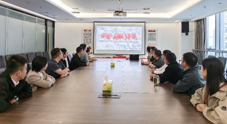 金沙8087公司组织观影《长津湖》